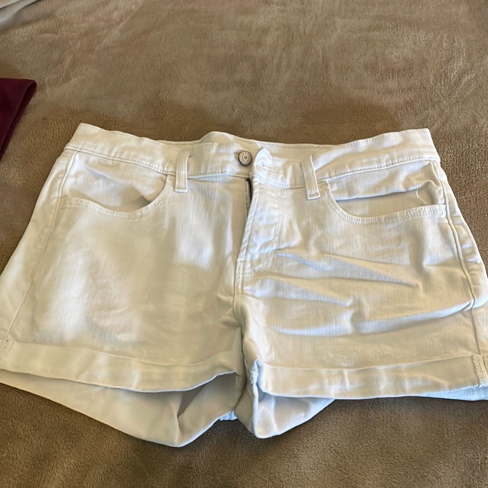 White old navy jean shorts